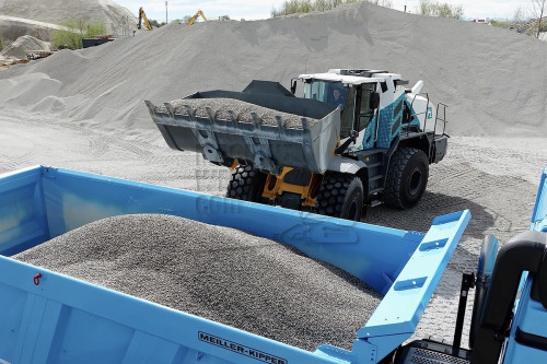 Liebherr L566H belaad Arocs